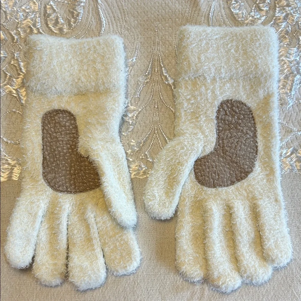Isotoner Cream & Brown Fuzzy Women’s Gloves; Incredibly Soft & Warm!Barely Worn!